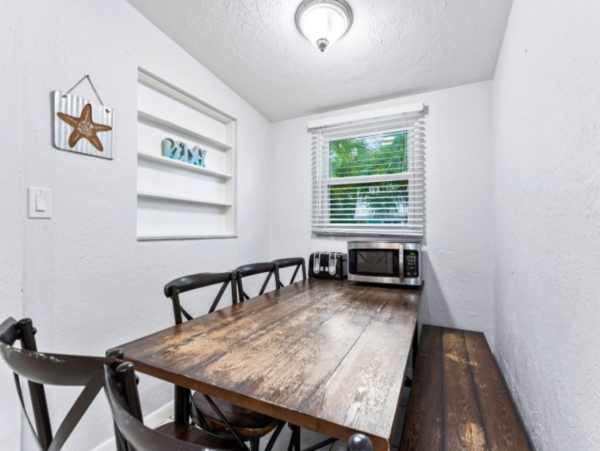 Lovely Three Bedroom Vacation Rental in Siesta Key